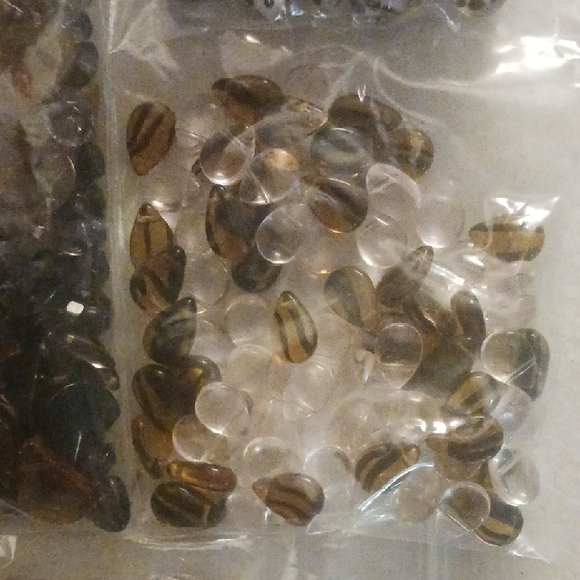 Assorted Bead Collection - Picture 5 of 6